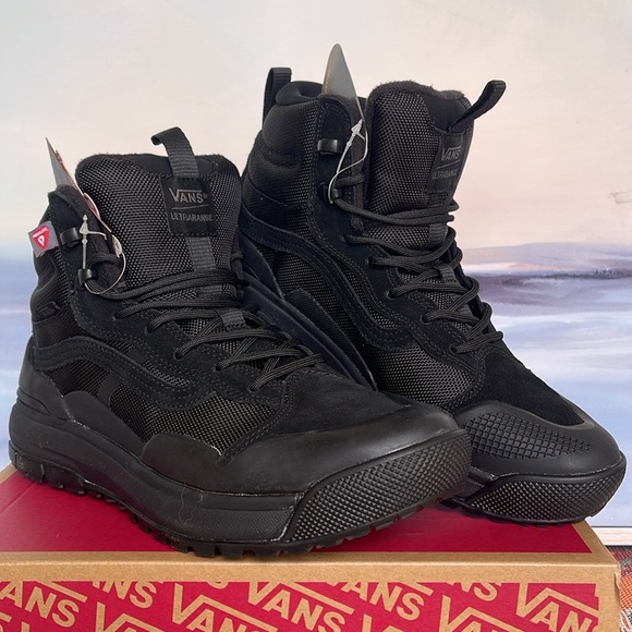 Vans Men’s Ultrarange Exo
Black/Black
VN0A4BVSBKA
Boots Sneakers - Picture 5 of 16
